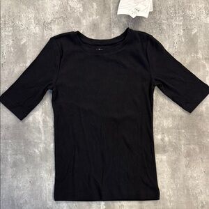 Black Short Sleeve Top